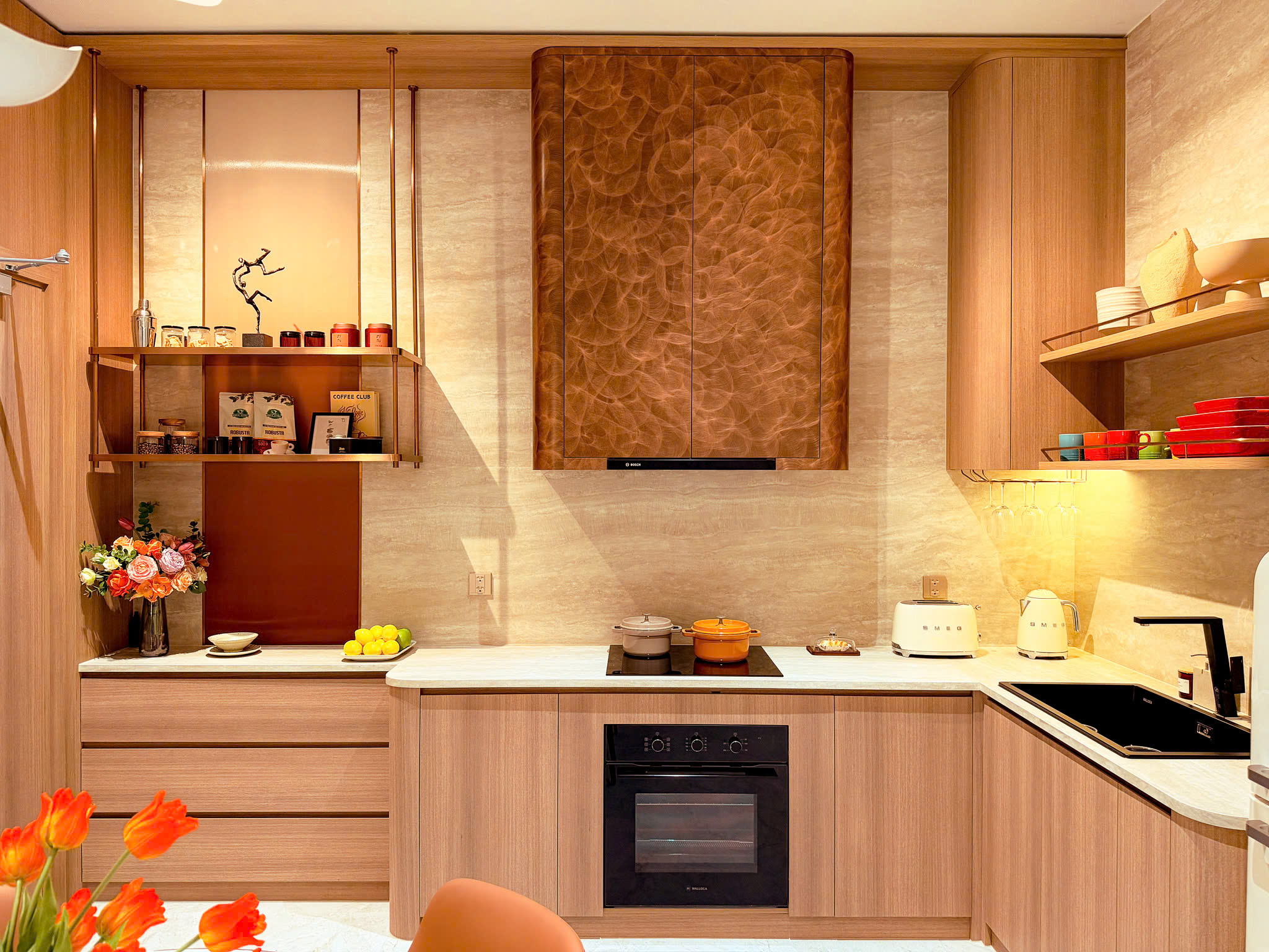 Căn hộ mẫu — Khu bếp hiện đại